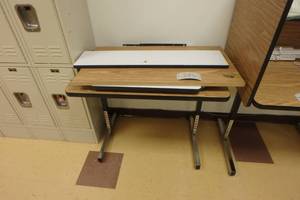 lot 286 image: Testing cubicle