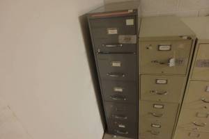 lot 303 image: 5 drawer lateral file