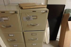 lot 307 image: 4 drawer lateral file