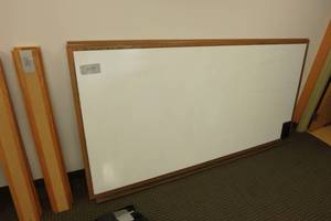 lot 309 image: Large white board