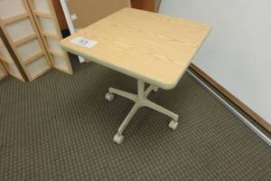 lot 314 image: Wheeled square table