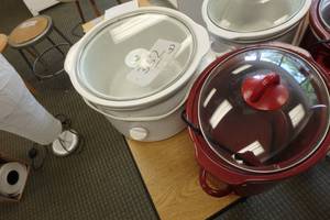 lot 352 image: (2) Rival crock pots