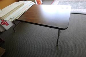 lot 429 image: Banquet Table