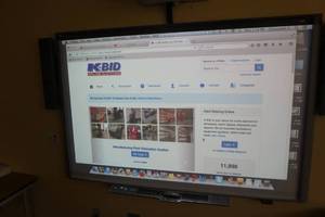 lot 1 image: Smart Board