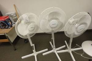 lot 437 image: (3) DuraCraft Fans