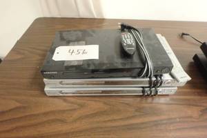 lot 456 image: (3) DVD Players