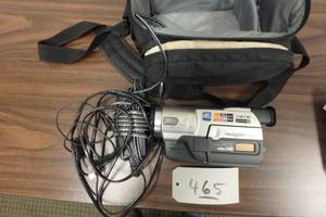 lot 465 image: Sony CCD-TRV608