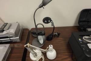 lot 475 image: Desk Lights