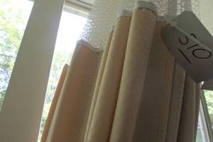 lot 510 image: Divider curtain