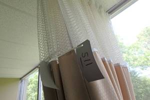 lot 511 image: Divider curtain