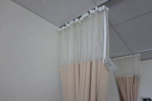 lot 514 image: Divider curtain