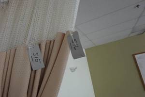 lot 516 image: Divider curtain