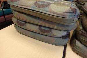 lot 571 image: (4) Floor cushions