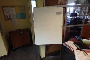 lot 587 image: Small Portable White Board