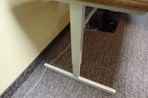 lot 607 image: Adjustable Metal Table