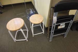 lot 626 image: (2) Stools, (4) Folding Chairs