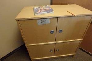 lot 651 image: Blond Credenza
