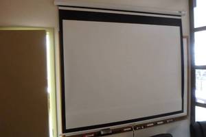lot 676 image: Screen