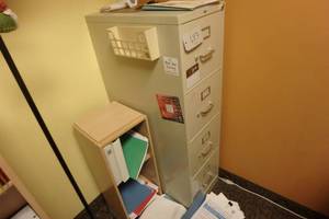 lot 687 image: 4 Drawer File