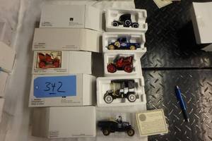 lot 342 image: 5 Ford 132 Scale Models