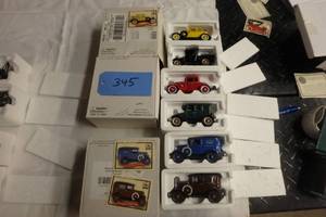 lot 345 image: 6 Ford 132 Scale Models