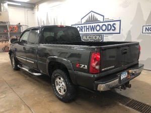 2004 Chevy Silverado Z71 4x4 -No Reserve-