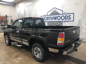 2000 Chevy Silverado 4x4 -No Reserve-