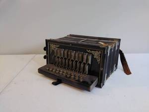 VINTAGE Old Viceroy Accordion