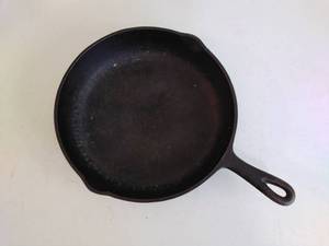 VINTAGE Cast Iron Pan 12