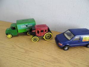 Lot of 2 Diecast Banks - Plastic Bank