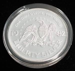 1 TROY OZ. .999 FINE SILVER 1982 A-MARK LIBERTY IN AIRTITE