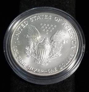 1993 AMERICAN SILVER EAGLE 1 TROY OZ. .999 FINE SILVER IN AIRTITE