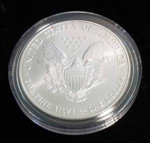 1995 AMERICAN SILVER EAGLE 1 TROY OZ. .999 FINE SILVER IN AIRTITE
