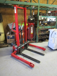 lot 1 image: (New) Dayton 2000 lb. Hand Forklift