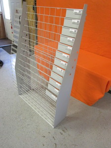 lot 22 image: Retail Rack Fixture