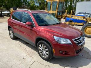 lot 19 image: 2011 Volkswagen Tiguan AWD 2.0T