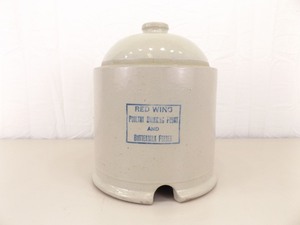 lot 9 image: MINT Vintage Red Wing 12.5 Poultry Drinking and Buttermilk Feeder