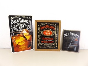 lot 18 image: Vintage Liquor Advertising Jack Daniels No. 7 Mirror and 2 Metal Signs