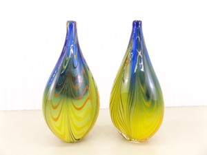 lot 78 image: 2 Hand Blown 14.5 Art Glass Vases