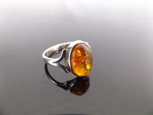lot 60 image: .925 Sterling Silver Amber Cabochon Ring Size 7