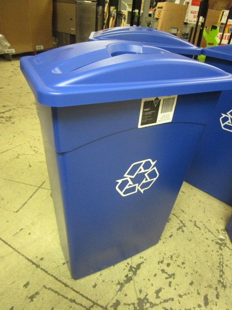 lot 238 image: TOUGH GUY RECYCLE BINS WITH LIDS