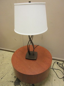 lot 414 image: KRUG ZOLA LOUNGE SERIES LAMP TABLE