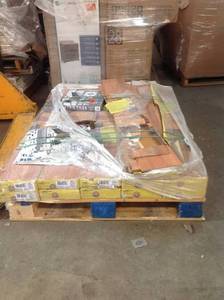 PALLET WITH 10 CASES OF TRAFFICMASTER Gladstone Oak 7 mm Thick x 7-23 in. Wide x 50-45 in. Length Laminate Flooring (24.24 sq. ft.  Case)