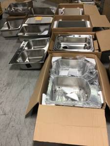Pallet Bathroom and Kitchen assorted Items - review pictures mostly all are in new conditions