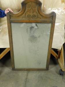lot 14 image: Vintage Mirror