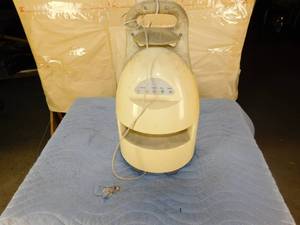lot 24 image: Brookstone Computer Speaker