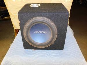 lot 25 image: Kenwood Speaker