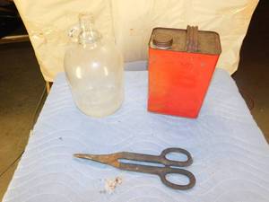 lot 34 image: Vintage Items