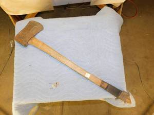 lot 38 image: Vintage Axe