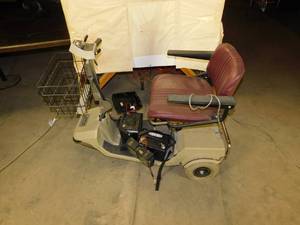 lot 88 image: Shuttle Mobility Scooter